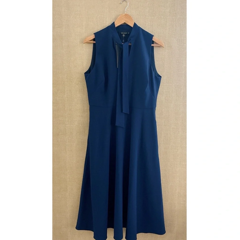 Black Halo Carolina Dress 14 Blue Career Sleeveless Modern Tie Neck Midi Length - Picture 3 of 16